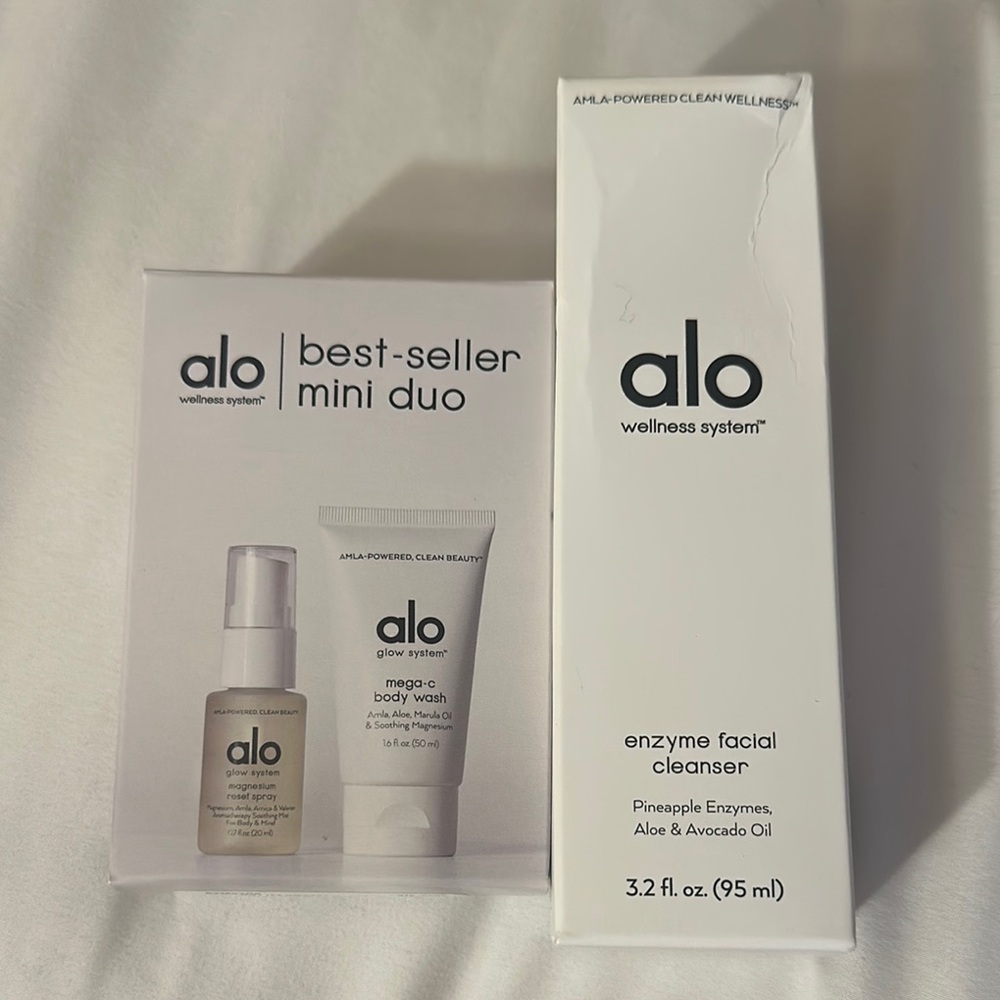 ALO Yoga Skincare Set - White and Cream